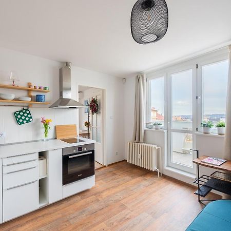 Bright Charming Apt With Terrace, Parking & Airco. Прага Екстериор снимка