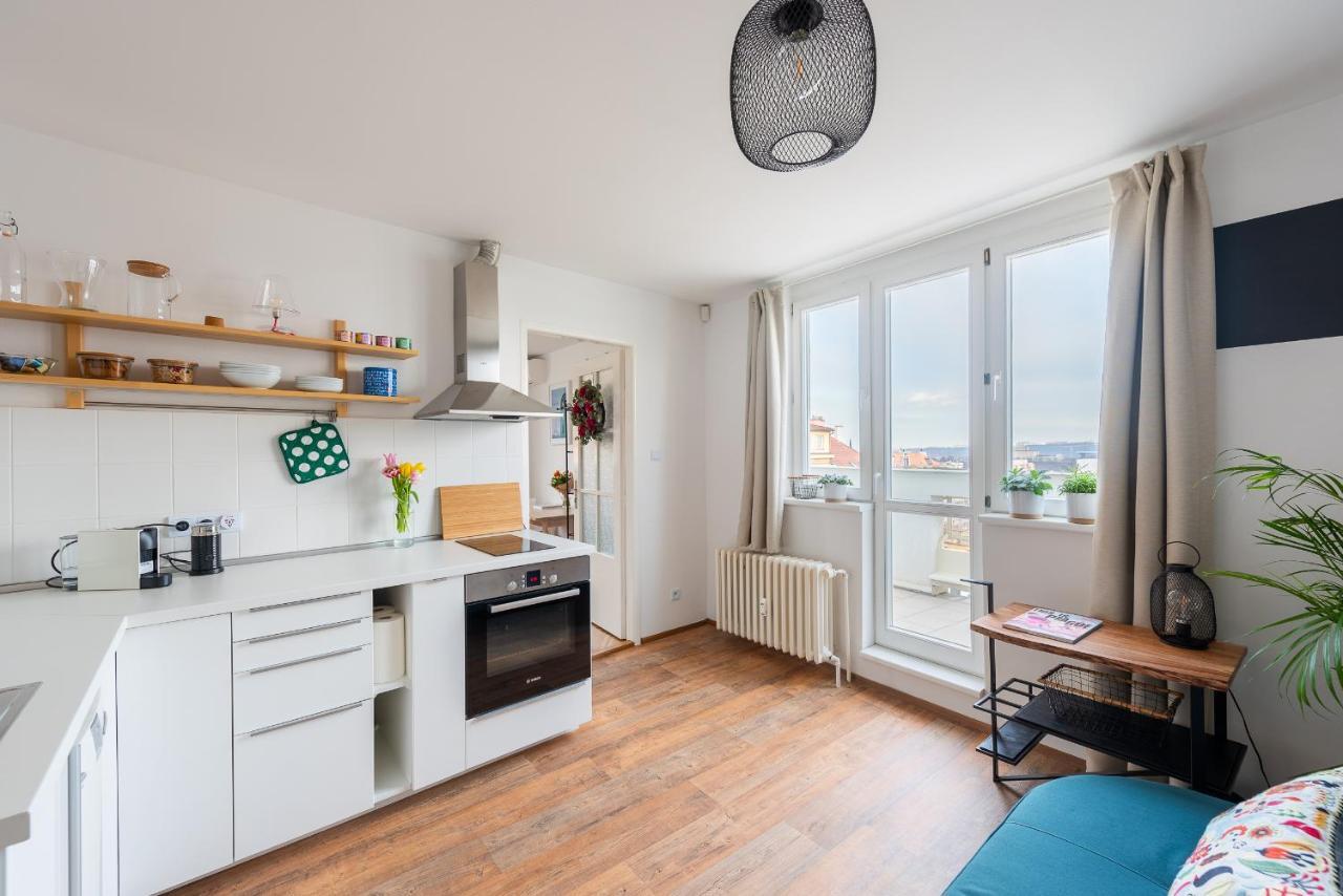 Bright Charming Apt With Terrace, Parking & Airco. Прага Екстериор снимка