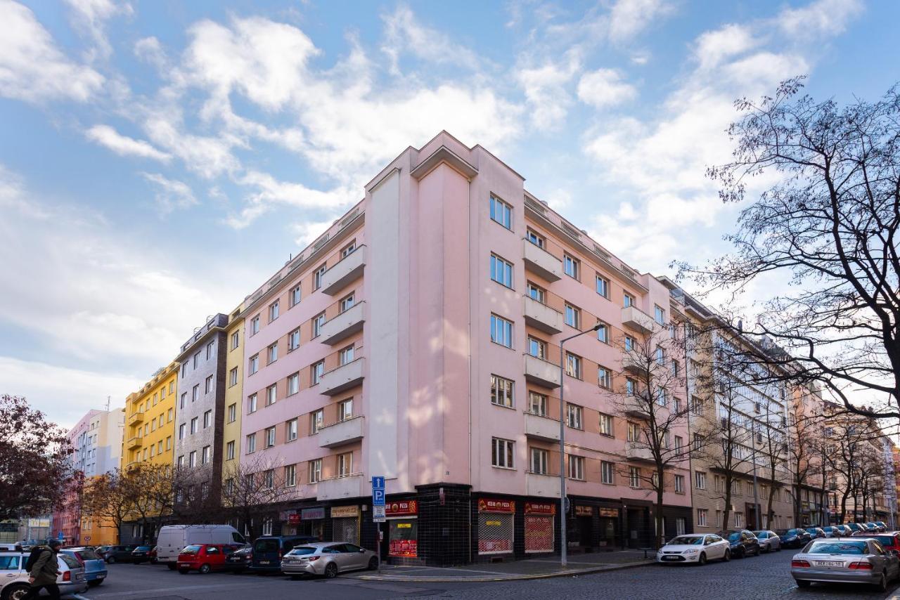 Bright Charming Apt With Terrace, Parking & Airco. Прага Екстериор снимка