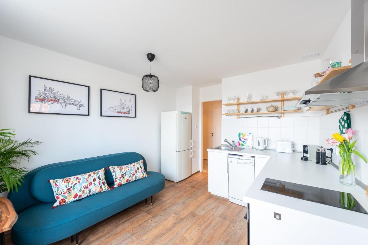 Bright Charming Apt With Terrace, Parking & Airco. Прага Екстериор снимка