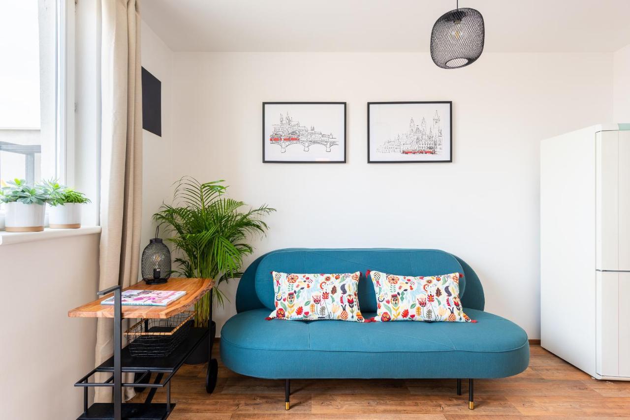 Bright Charming Apt With Terrace, Parking & Airco. Прага Екстериор снимка
