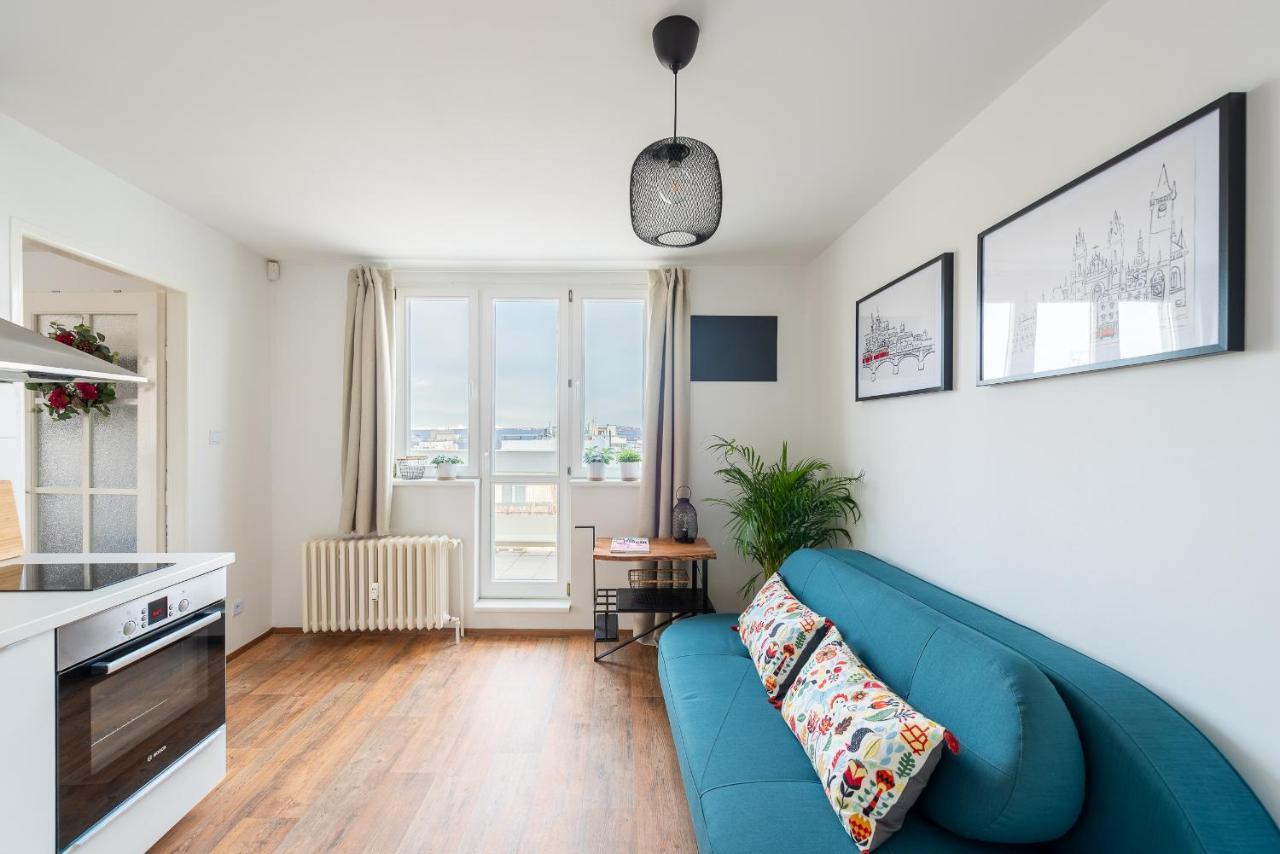 Bright Charming Apt With Terrace, Parking & Airco. Прага Екстериор снимка