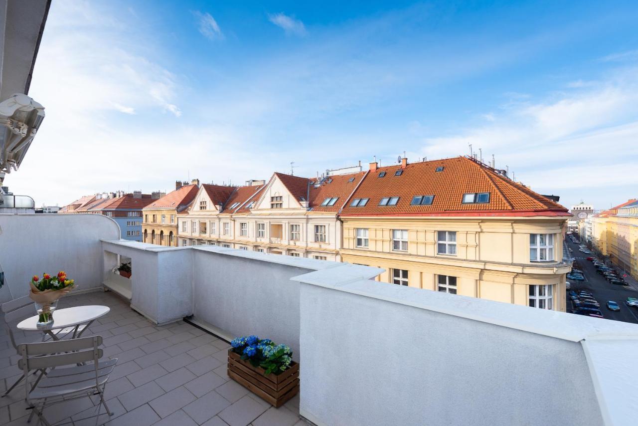 Bright Charming Apt With Terrace, Parking & Airco. Прага Екстериор снимка